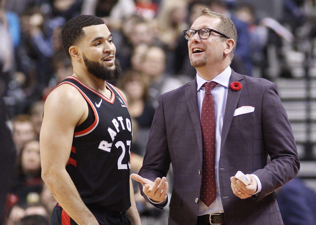 库里依旧用 库里依旧用